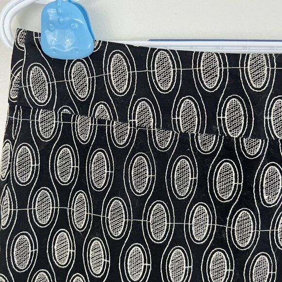 🎉Clearance🎉Ann Taylor Loft Black & White Oval Pattern Skirt Size 4 - Picture 2 of 7
